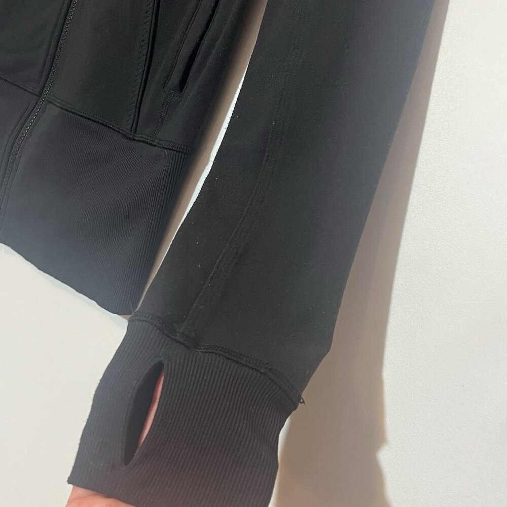 Lululemon Women Slim Fit Full Zip Black Track Jacket Turtle Neck Size 6 Pocket’s - Picture 11 of 11